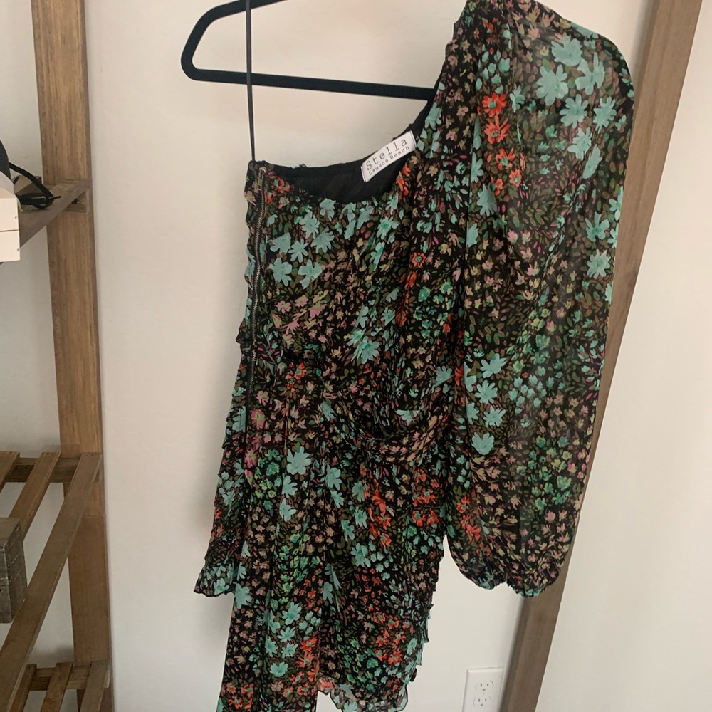 Gently Used-Off the Shoulder Dress